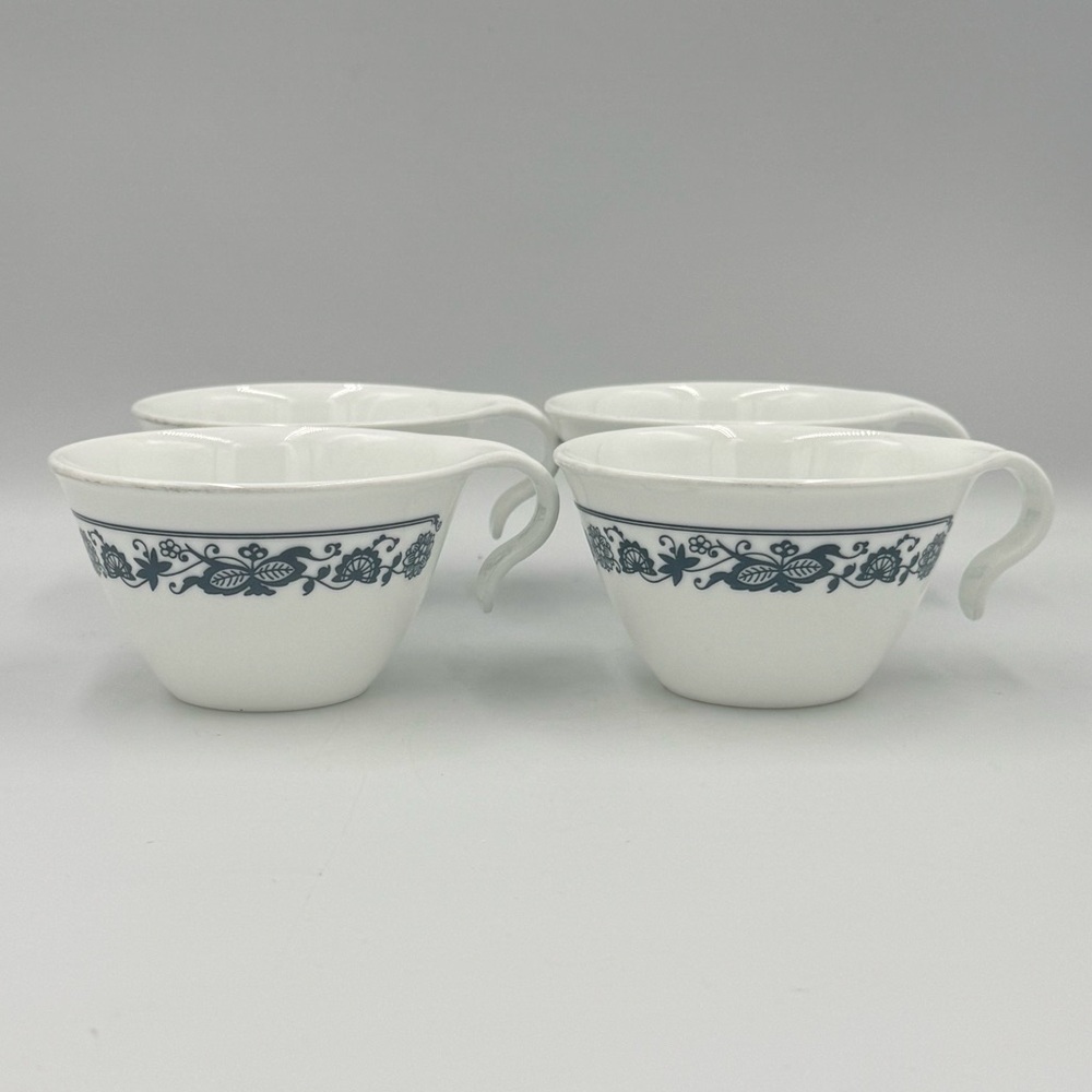 Vintage Corelle Livingware Hook Handle "Old Town Blue Onion” Coffee Cup Set of 4